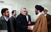خبر تصویری : عیادت رئیس کمیسیون امنیت ملی از حضرت آیت الله طبسی